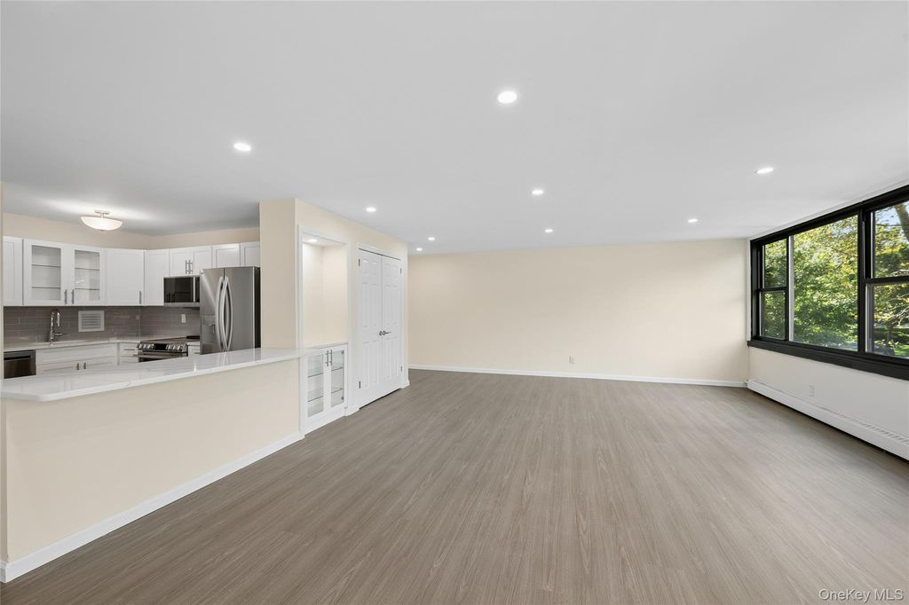 166-26 Powells Cove Boulevard 3D, Beechhurst, NY 11357 — photo 5