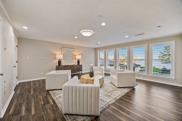 404 Point Royal Drive, Rowlett, TX 75087