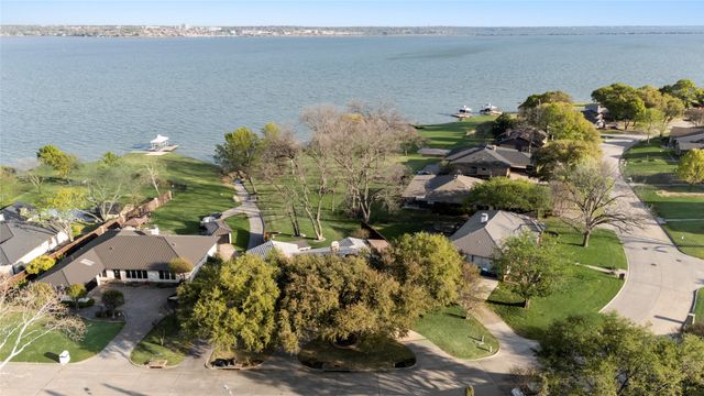 404 Point Royal Drive, Rowlett, TX 75087