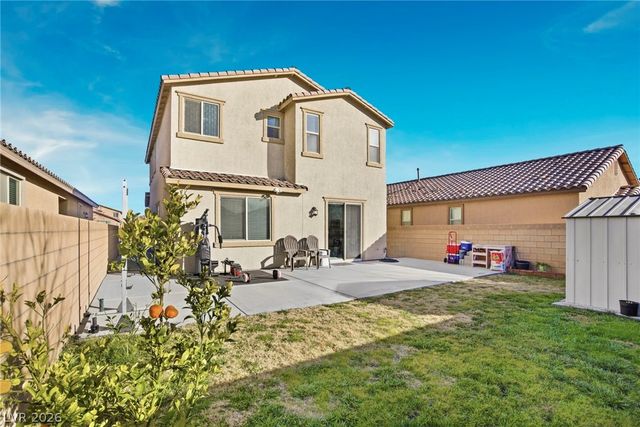 5725 Saltrock Grove Street, North Las Vegas, NV 89081