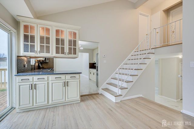 22 Price Drive, Edison, NJ 08817