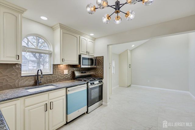 22 Price Drive, Edison, NJ 08817