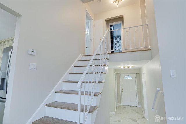 22 Price Drive, Edison, NJ 08817