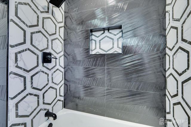 22 Price Drive, Edison, NJ 08817