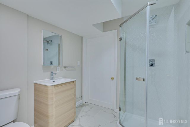 22 Price Drive, Edison, NJ 08817