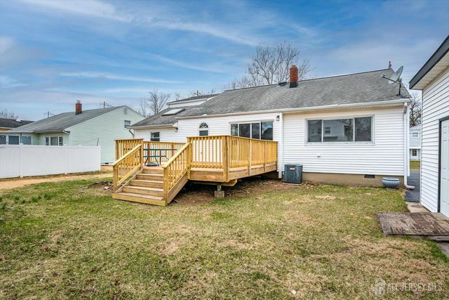 22 Price Drive, Edison, NJ 08817