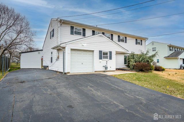 22 Price Drive, Edison, NJ 08817