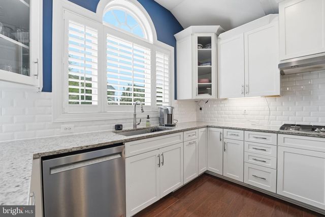 5853 WATERLOO BRIDGE CIR, Haymarket, VA 20169