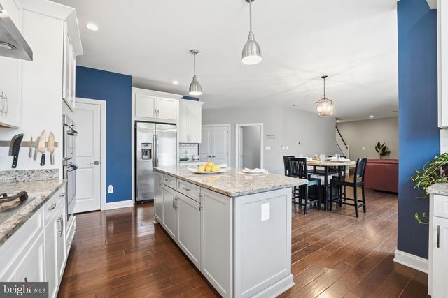 5853 WATERLOO BRIDGE CIR, Haymarket, VA 20169