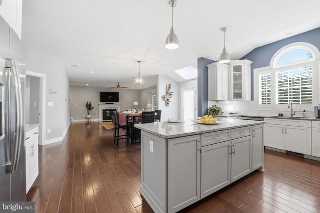 5853 WATERLOO BRIDGE CIR, Haymarket, VA 20169