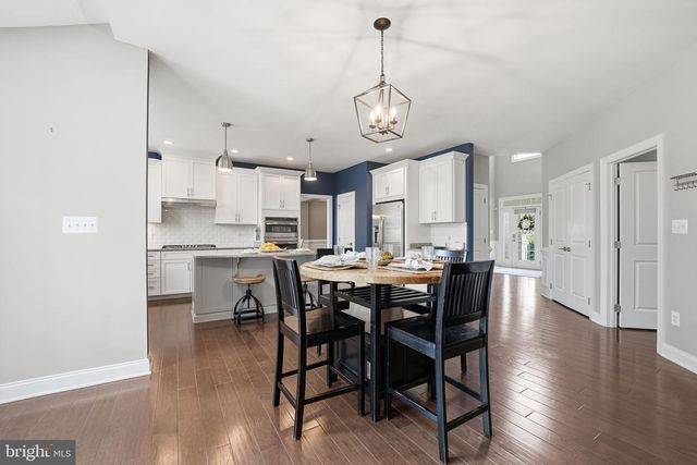 5853 WATERLOO BRIDGE CIR, Haymarket, VA 20169