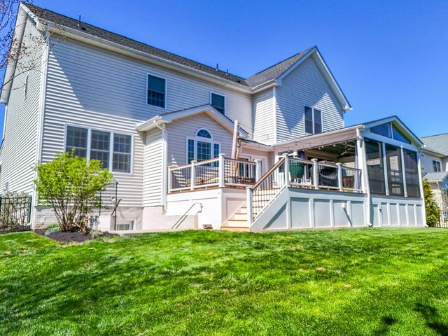 5853 WATERLOO BRIDGE CIR, Haymarket, VA 20169