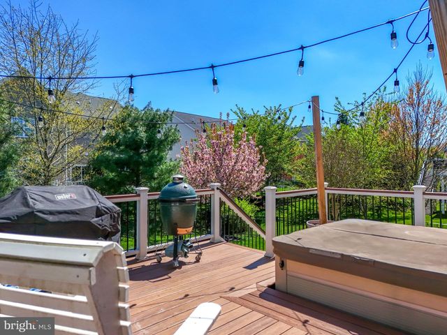 5853 WATERLOO BRIDGE CIR, Haymarket, VA 20169