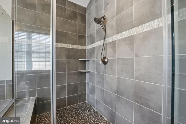 5853 WATERLOO BRIDGE CIR, Haymarket, VA 20169