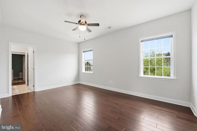 5853 WATERLOO BRIDGE CIR, Haymarket, VA 20169