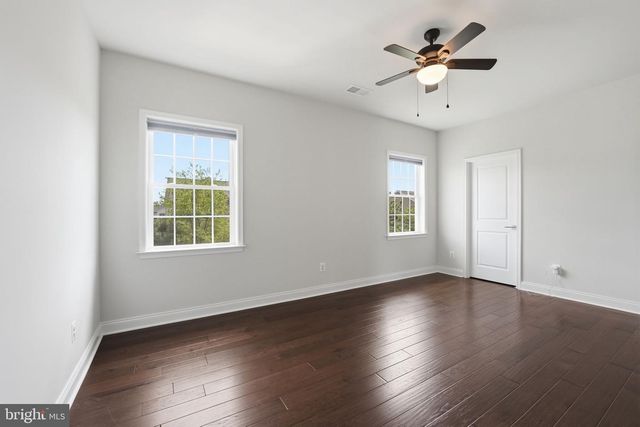 5853 WATERLOO BRIDGE CIR, Haymarket, VA 20169