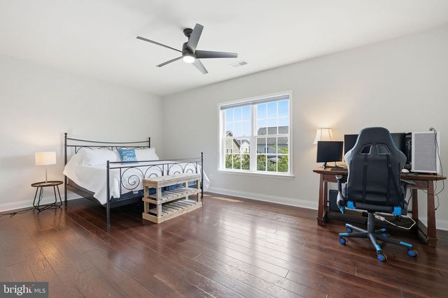 5853 WATERLOO BRIDGE CIR, Haymarket, VA 20169