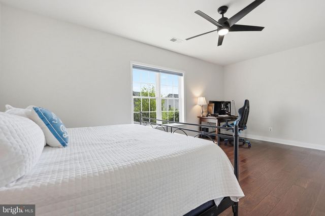 5853 WATERLOO BRIDGE CIR, Haymarket, VA 20169