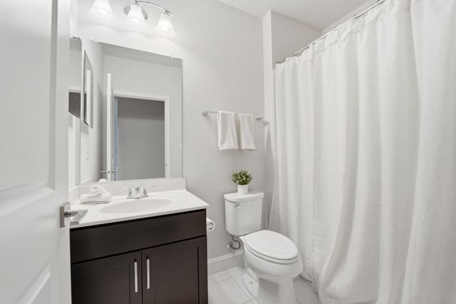 5853 WATERLOO BRIDGE CIR, Haymarket, VA 20169