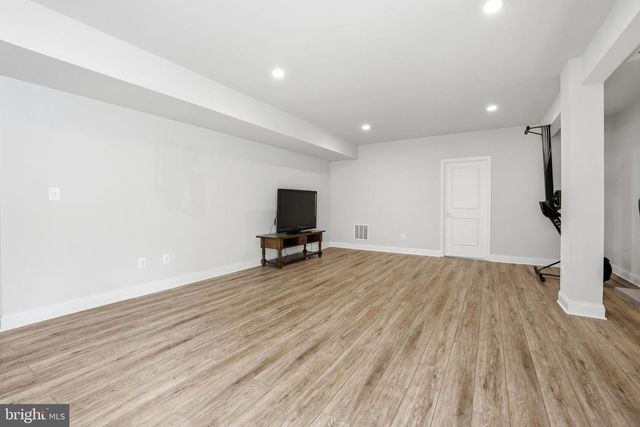 5853 WATERLOO BRIDGE CIR, Haymarket, VA 20169