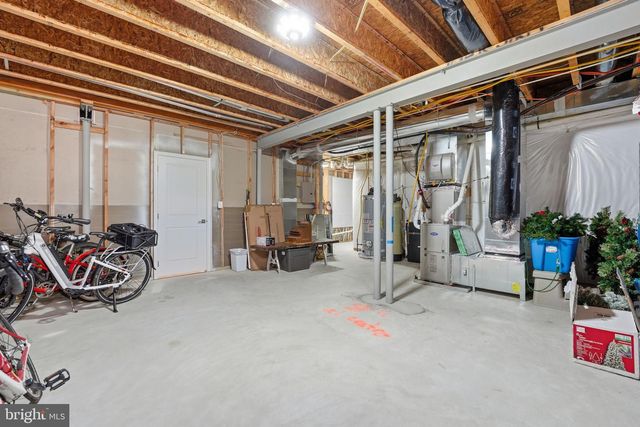 5853 WATERLOO BRIDGE CIR, Haymarket, VA 20169