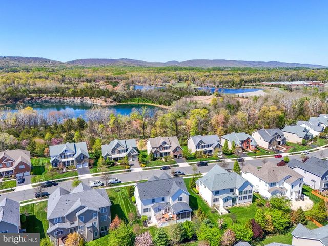 5853 WATERLOO BRIDGE CIR, Haymarket, VA 20169