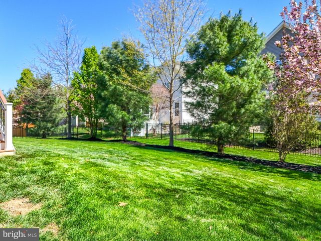 5853 WATERLOO BRIDGE CIR, Haymarket, VA 20169