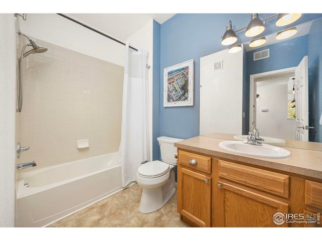 2067 Grays Peak Dr 203, Loveland, CO 80538