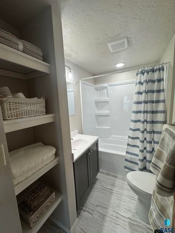 509 S Grange Ave Avenue, Sioux Falls, SD 57104