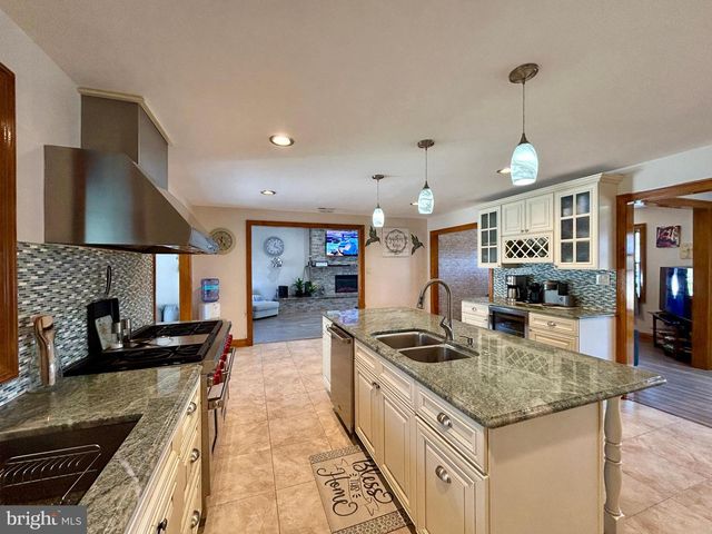 2517 TREMONT AVE, Egg Harbor Township, NJ 08234