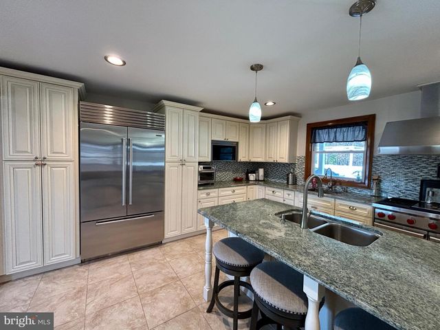 2517 TREMONT AVE, Egg Harbor Township, NJ 08234