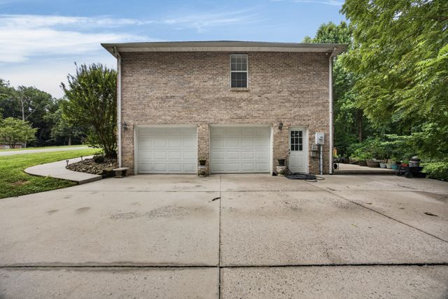 1540 Little John Ln, Cookeville, TN 38501