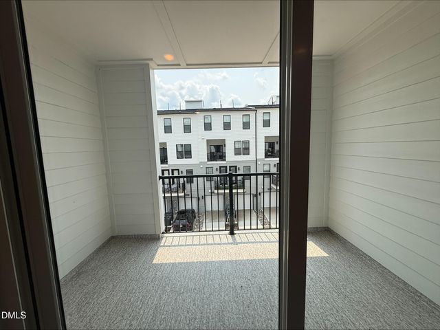 110 Byrum Street 302, Cary, NC 27511
