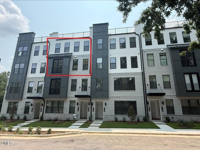 110 Byrum Street 302, Cary, NC 27511