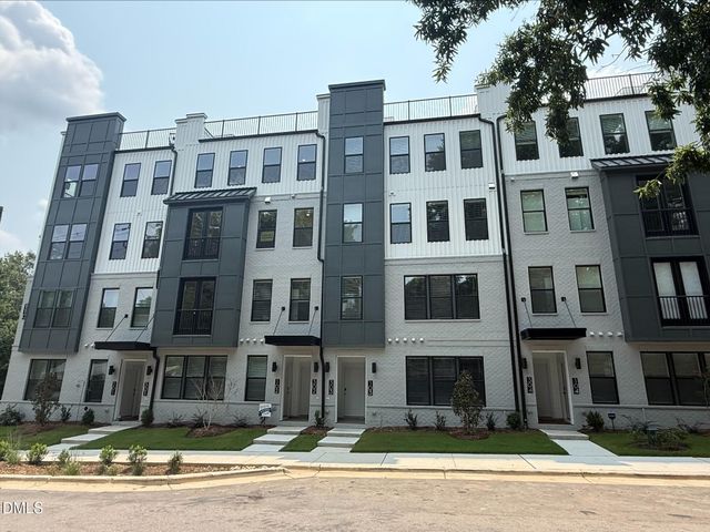 110 Byrum Street 302, Cary, NC 27511