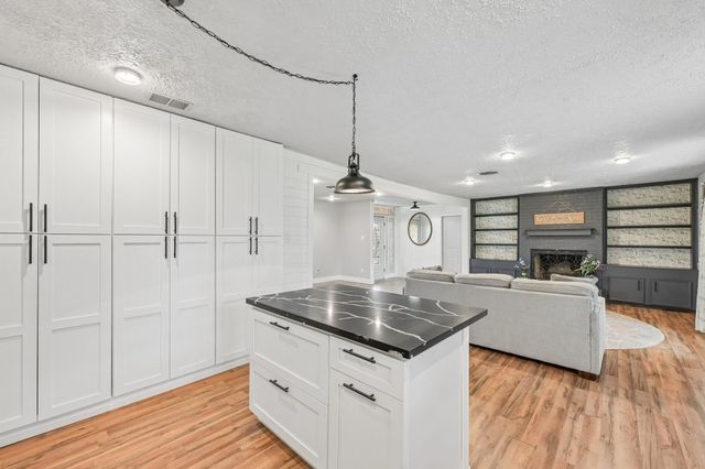 101 W Larkspur Drive, Alvin, TX 77511