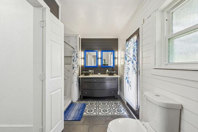 101 W Larkspur Drive, Alvin, TX 77511