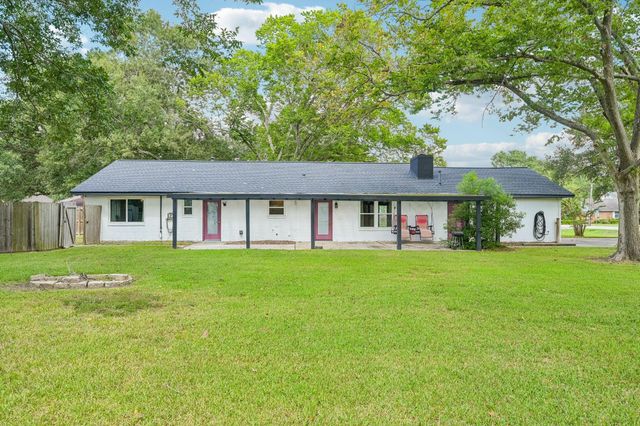 101 W Larkspur Drive, Alvin, TX 77511