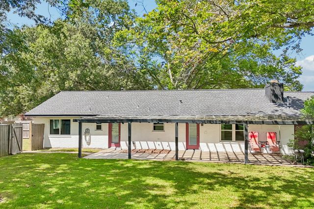 101 W Larkspur Drive, Alvin, TX 77511