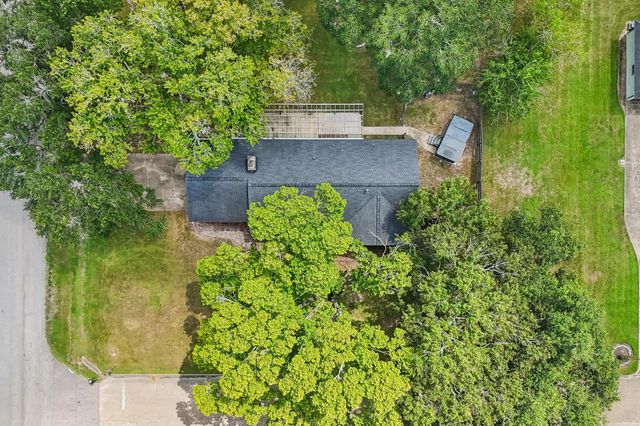 101 W Larkspur Drive, Alvin, TX 77511