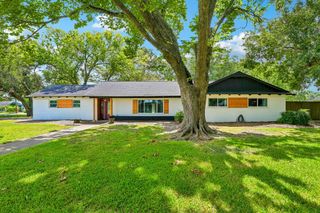 101 W Larkspur Drive, Alvin, TX 77511