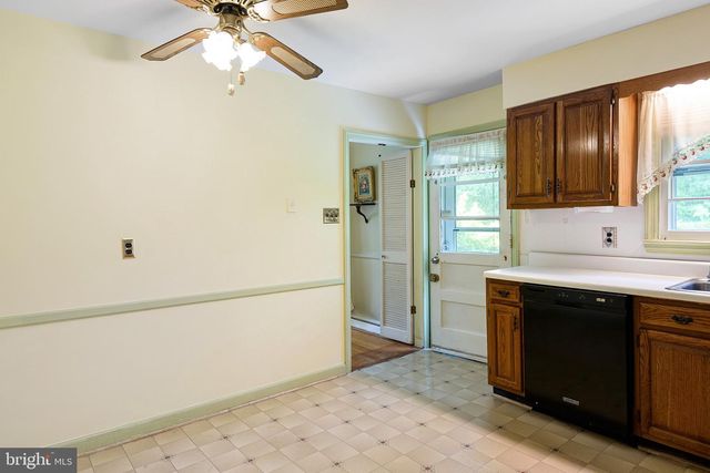 2003 FOULK RD, Wilmington, DE 19810