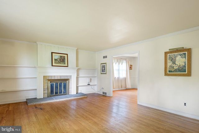2003 FOULK RD, Wilmington, DE 19810