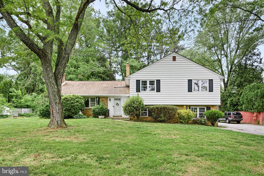 2003 FOULK RD, Wilmington, DE 19810