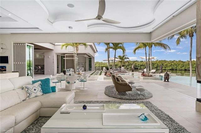 103 Montrose DR, Fort Myers, FL 33919