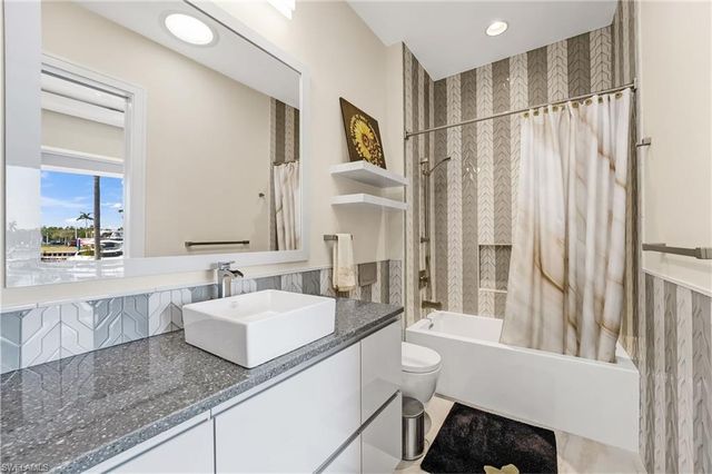 103 Montrose DR, Fort Myers, FL 33919