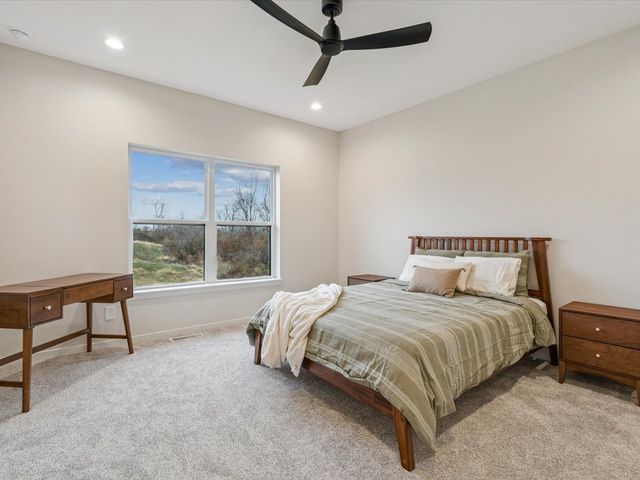 588 Maclan Circle, Iowa City, IA 52246