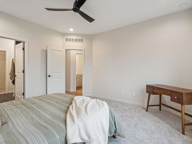 588 Maclan Circle, Iowa City, IA 52246