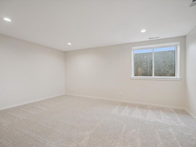 588 Maclan Circle, Iowa City, IA 52246