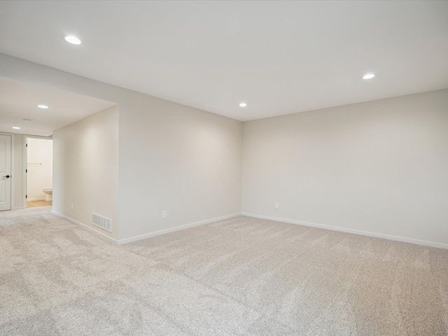 588 Maclan Circle, Iowa City, IA 52246